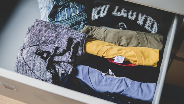 Fastest way to package your clothes when traveling